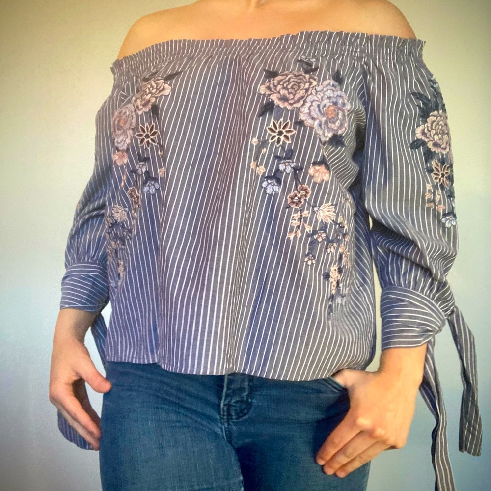 Off the shoulder long sleeve top!